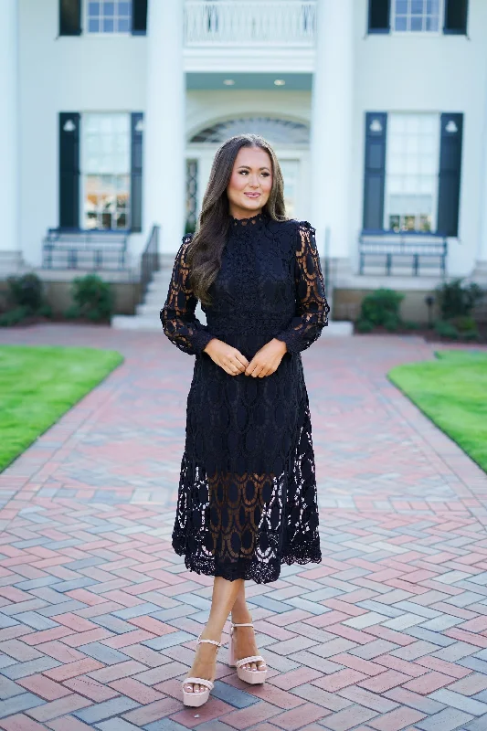 Tallulah Maxi Dress - Black Comfortable Long-Sleeve Maxi Dress